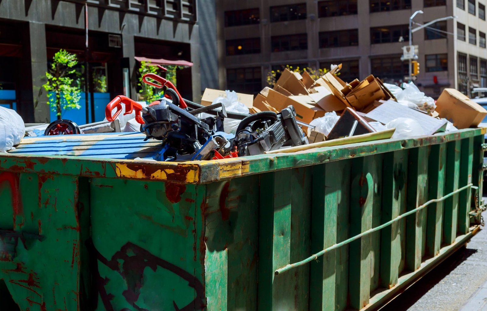 new-york-city-manhattan-container-over-flowing-dumpsters-being-full-with-garbage-e1653104278757.jpg